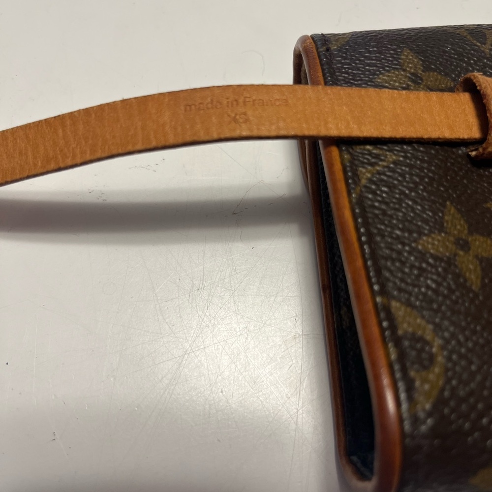 Louis Vuitton Monogram Canvas Brown Crossbody Clutch - Picture 8 of 15